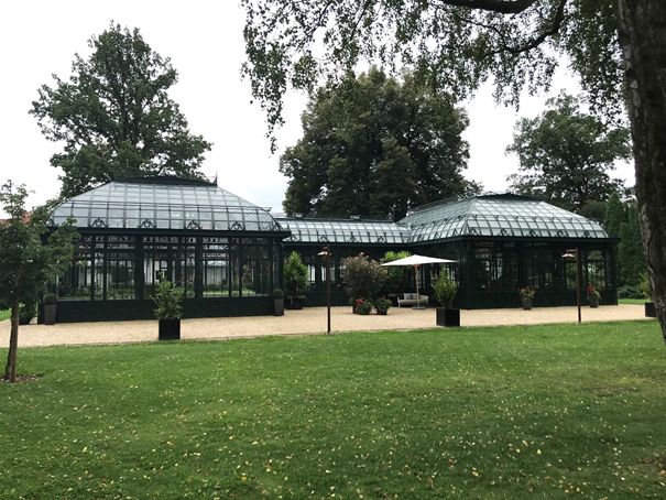 Außenansicht der neu gebauten Orangerie in Graz